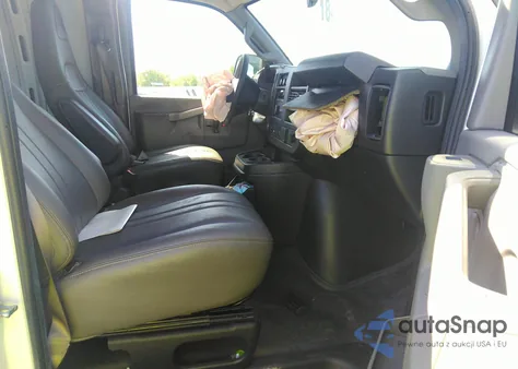 2019 Chevrolet Express 2500 Work Van z USA, uszkodzony, nr VIN 1GCWGBFP3K1219585